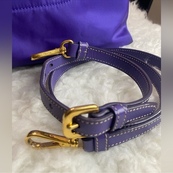 ❤️🔥PRADA🔥Tessuto Nylon Saffiano Tote - Picture 6 of 16